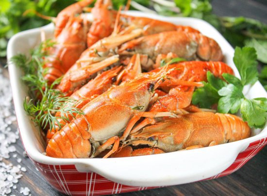 Живые и вареные раки: вкус и полезные свойства